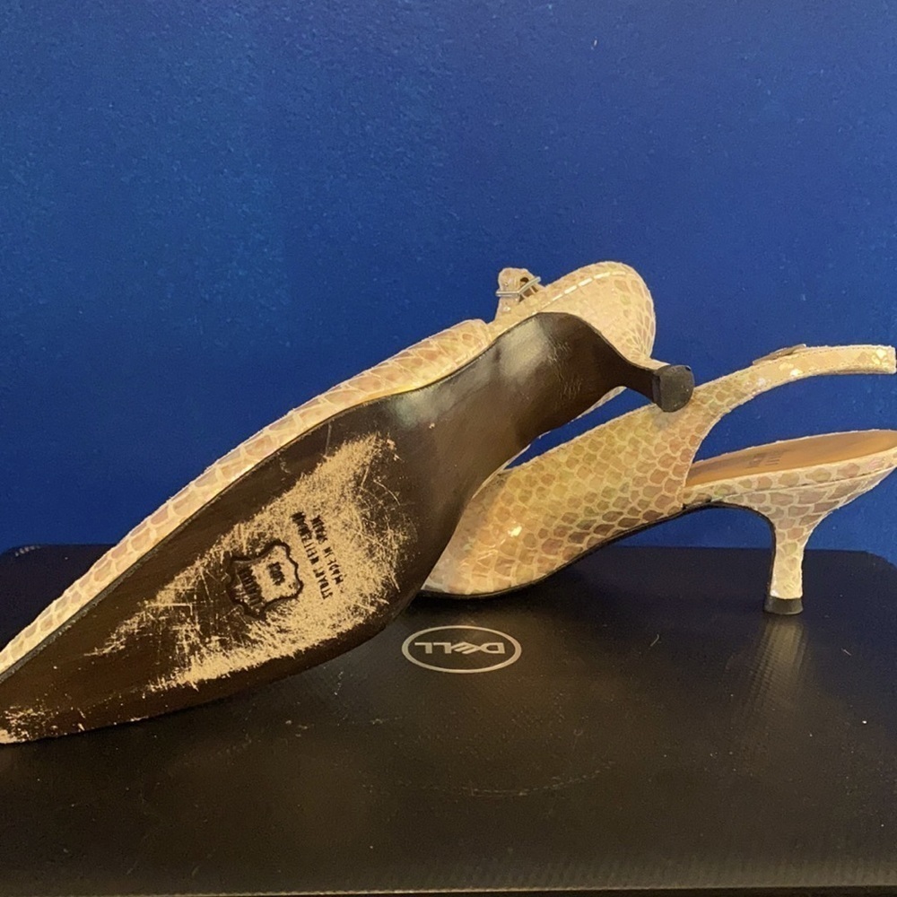 Women’s Vintage Stuart Weitzman Iridescent Snakeskin Pattern Slingback Pumps - Picture 6 of 7